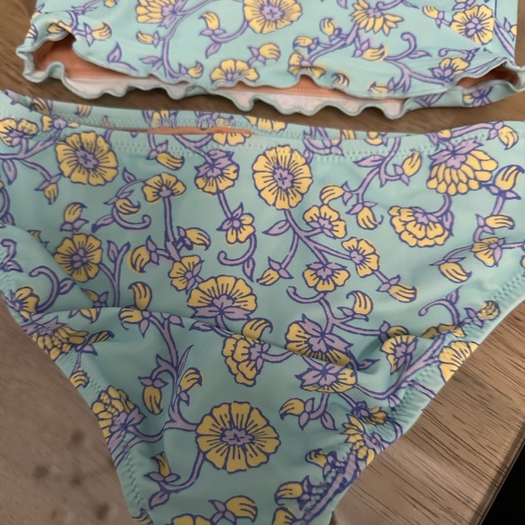 CrewCuts Two Piece Bathing Suit Size Children 4/5. Pretty flower pattern, NWT - Picture 4 of 11